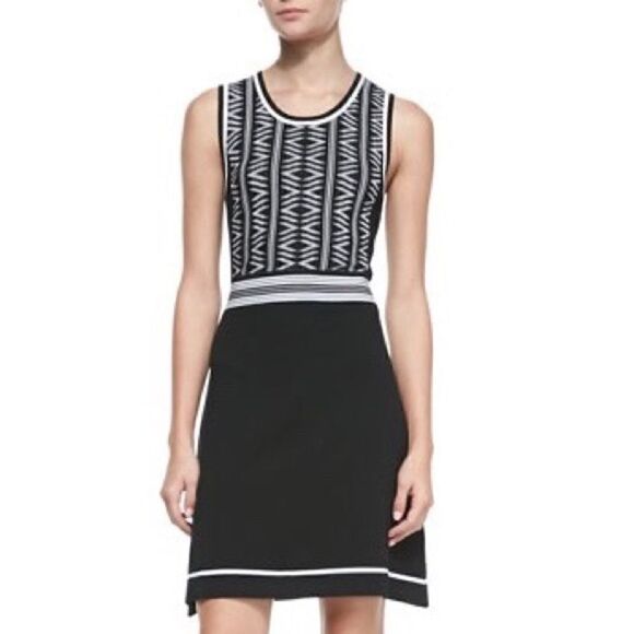 Rag & Bone Revolve
Erin Sleeveless Two-Tone Fit and Flare Party Dress Sz - Picture 1 of 9